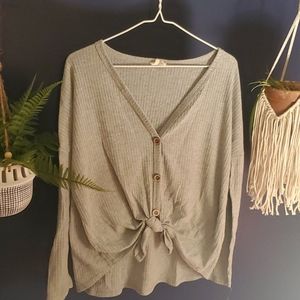 Long sleeve cropped gray top